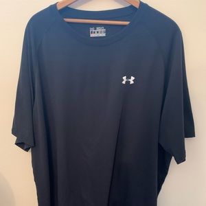 Under Armour plain black t-shirt! Size 3XL